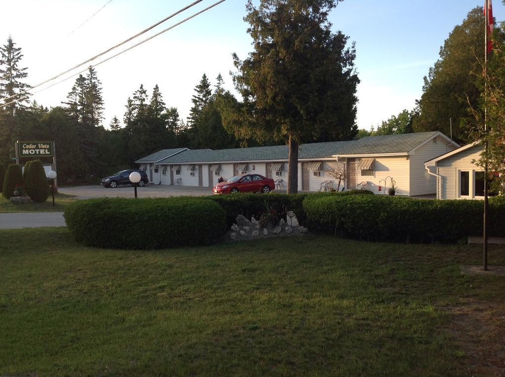 Cedar Vista Motel トバーモリー エクステリア 写真